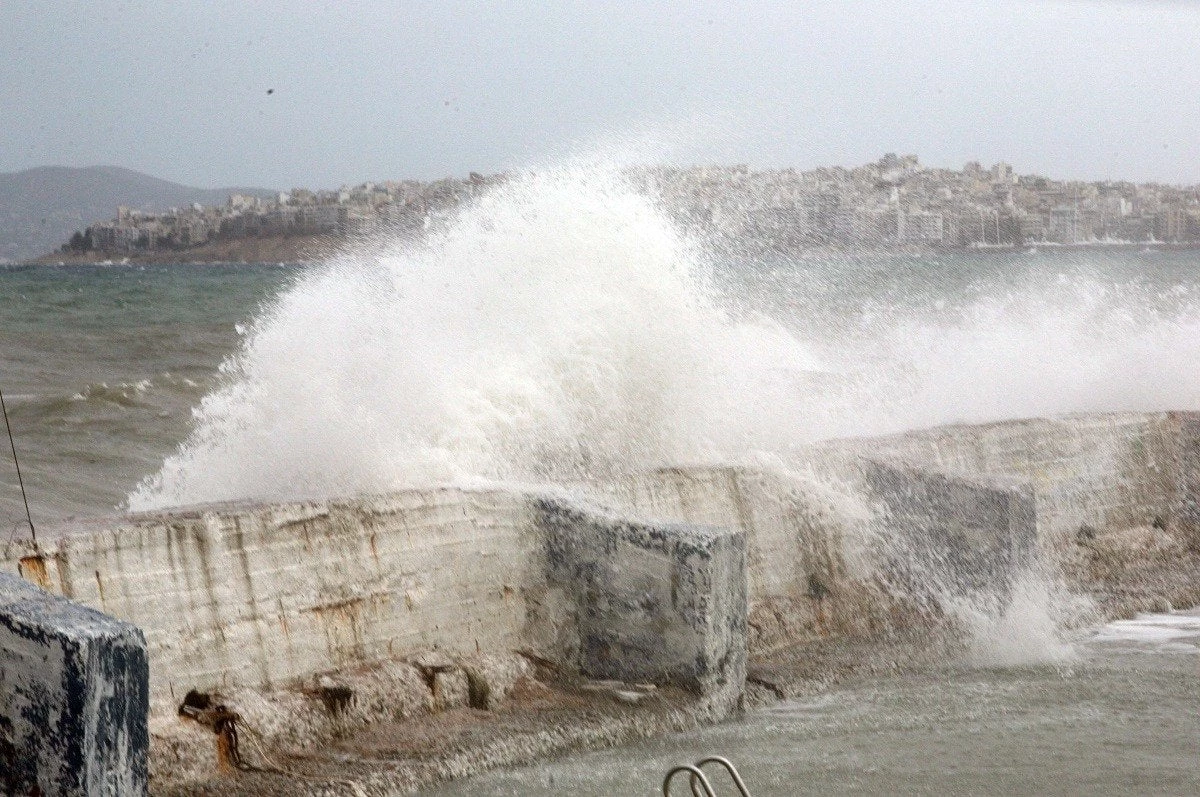 Εως 10 μποφόρ οι άνεμοι στο Αιγαίο – Απαγόρευση απόπλου από Πειραιά για ανατολικό Αιγαίο, Κυκλάδες, Κρήτη και Δωδεκάνησα